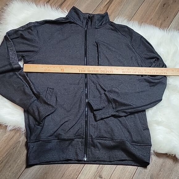 Lululemon Kung Fu Jacket II - Picture 2 of 5